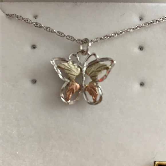 Jewelry - Picture 6 of 6